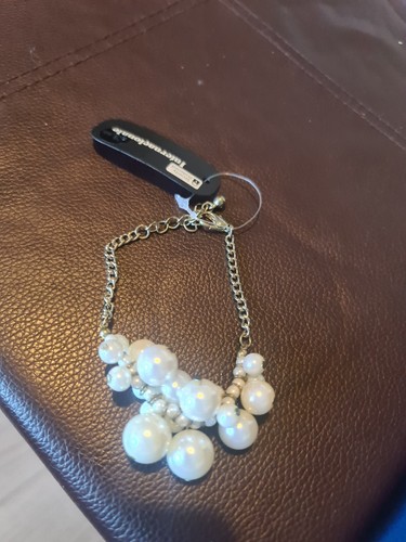 White bead pearl style