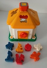 vintage CHICCO shape sorter house with push-button on top - 80's