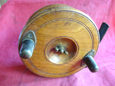 A  VERY NICE LIGHTLY USED VINTAGE 5" WOODEN NOTTINGHAM SEA/PIKE FISHING REEL