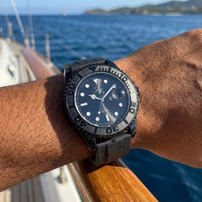 Minimalist Quartz Watch - The