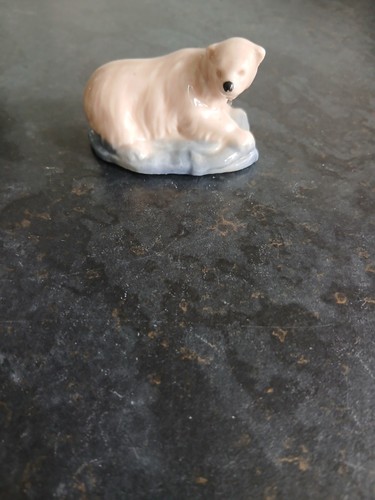 Wade polar bear - wade,