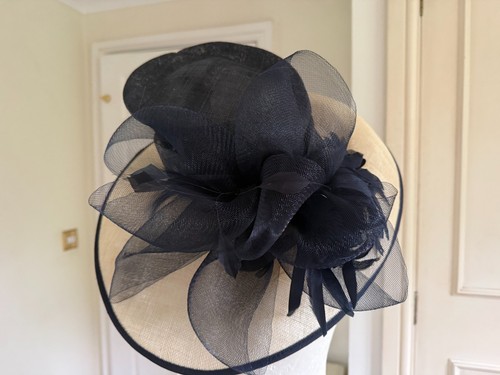 Navy cream hat - cream,