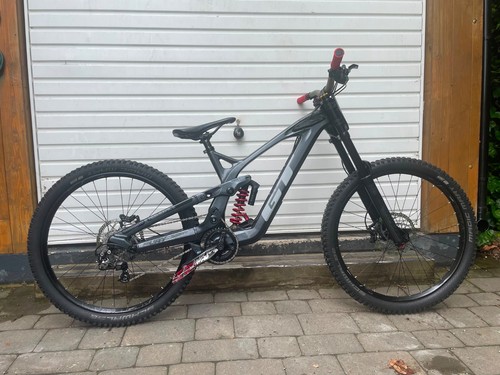 Fury expert medium - gt, downhill