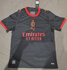 AC Milan Men's T-Shirt Size