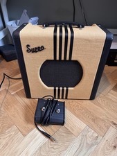 Supro Delta King 10 Tweed and Black Valve Amp. Comes with pedal. Rare