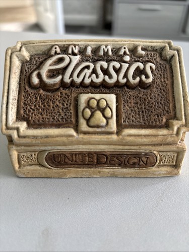 Vintage animal classics shop - animal,