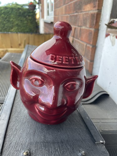 Vintage ceramic beetroot - beetroot, face
