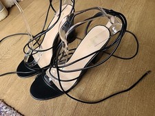 PRETTY LITTLE THING STRAPPY