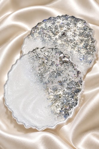 Pearl white silver - white, resin