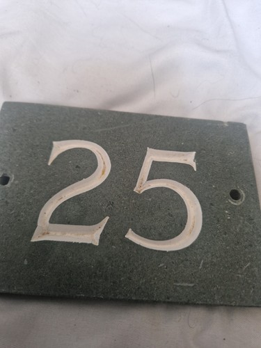 Number deep engraved - 25,