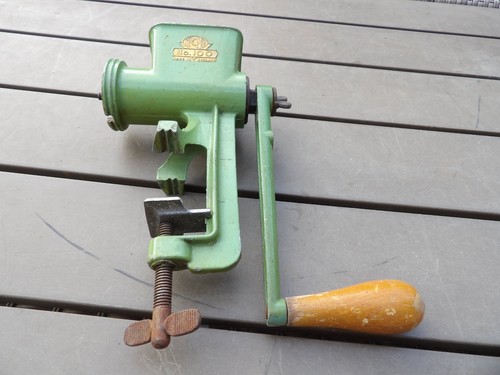 Vintage spong mincer meat - spong,