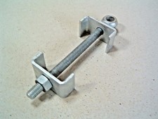 Gate hinge adjustable for