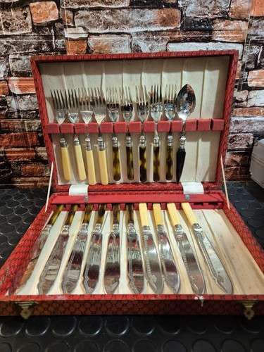 Vintage boxed cutlery set - 👉,
