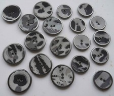 ANIMAL PRINT 24 & 28 mm FABRIC COVERED METAL 2-HOLE BUTTONS LOT OF 19