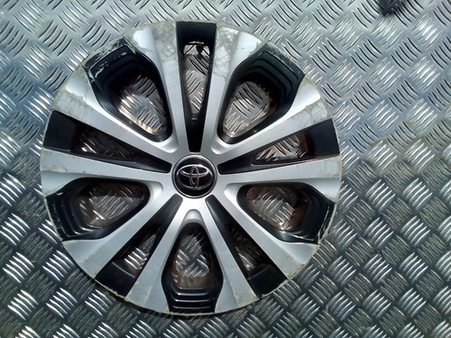 Toyota prius wheel trim - 15",