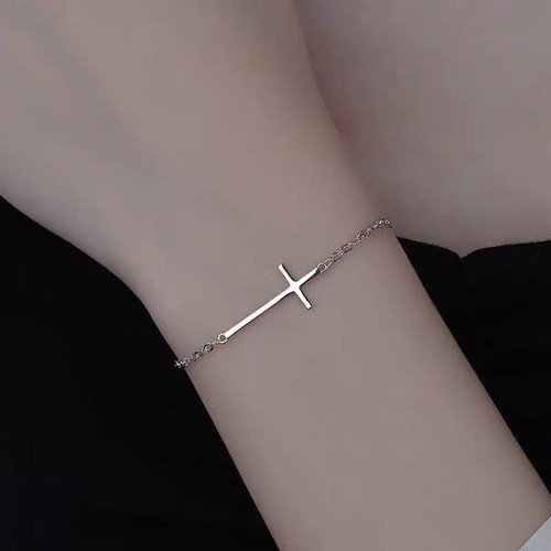 Cross linked charm 925 - cross,