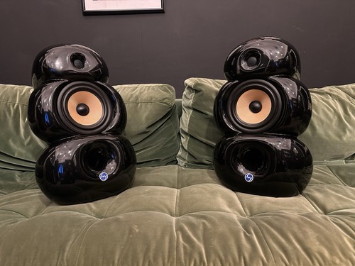 Bowers wilkins blueroom - b&w,