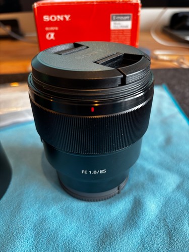 Sony 85mm 8 lens for - 85mm,
