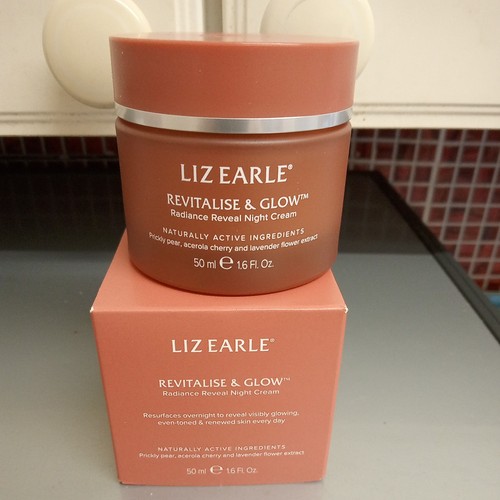 Liz earle revitalise glow - revitalise, &