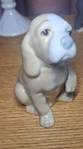 Dog seated spaniel porcelanas - seated,
