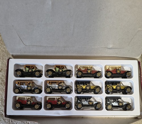 Die cast metal classic cars - classic,