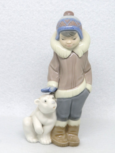 Lladro figurine eskimo boy - figurine,