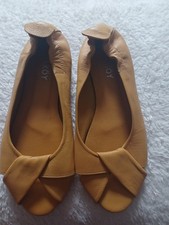 Mustard Buttersoft Leather