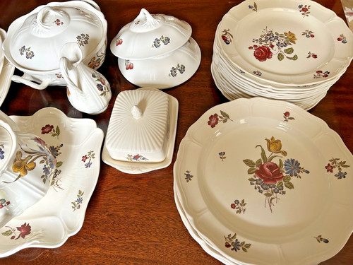 Wedgwood queen spray - wedgwood, queen's