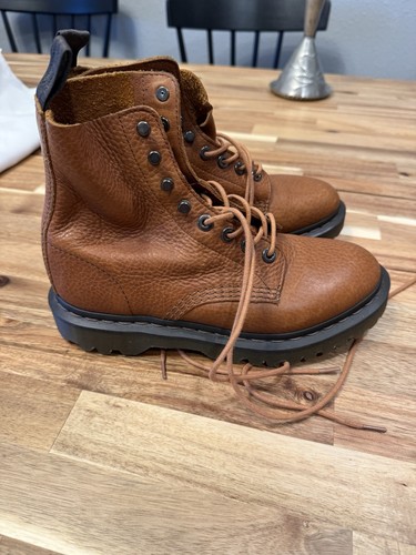 Martens brown hadley boots - dr,