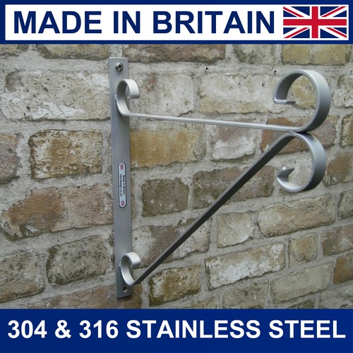 Hanging basket brackets 304