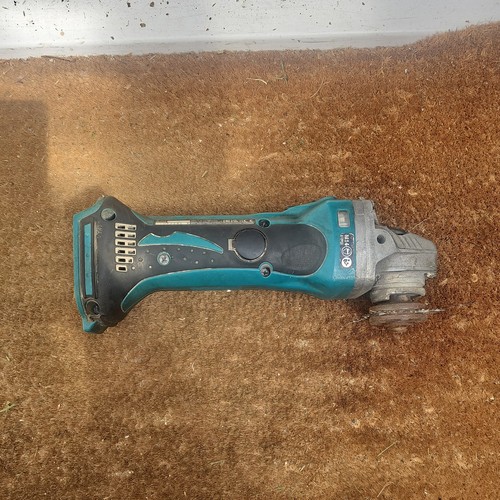 Makita dga452 18v - 18v, angle