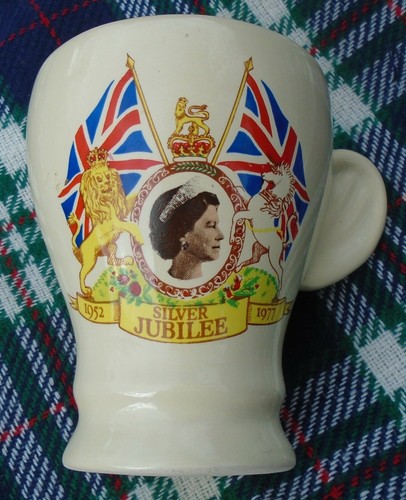 Queen elizabeth 1977 silver - ii,
