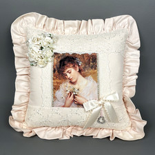 VTG Victorian Style Decorative