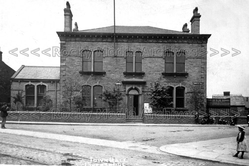 Hqq the town hall - the,
