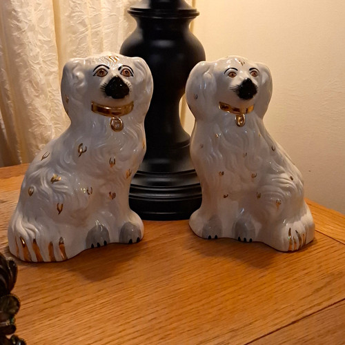 Unmarked pair ceramic dog - pair,