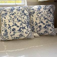 NWT Laura Ashley Set 2 Pillows