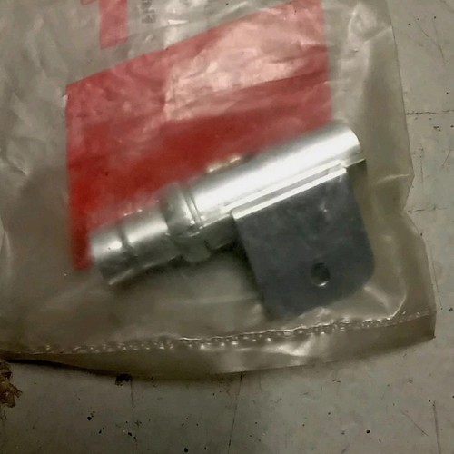 Lamp holder distributor