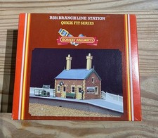 Hornby R591 OO Gauge Branch Line Station Model Kit Boxed