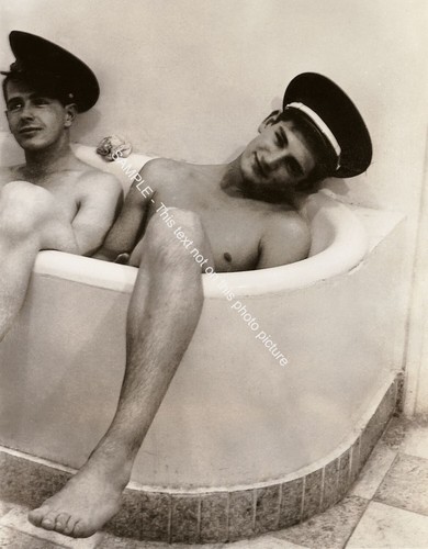 Nude muscular gay man - gay,