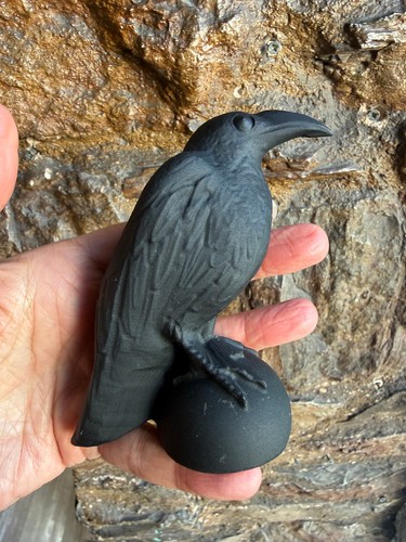 Black obsidian carved - , crow