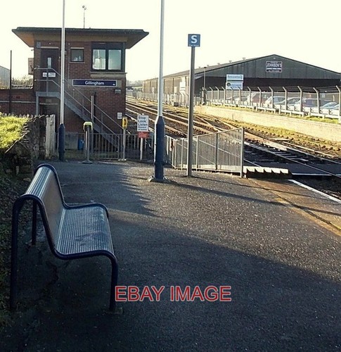 Photo gillingham signal box - ,