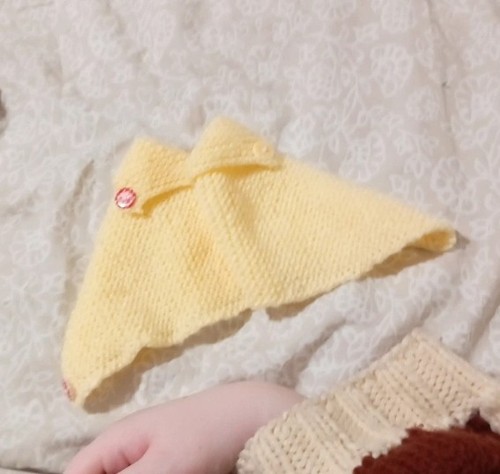 Handmade knitted baby - , yellow