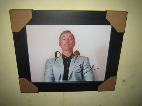John cleese signed photo 8x10 - cleese,