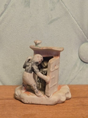 Porcelain man opening - 2",