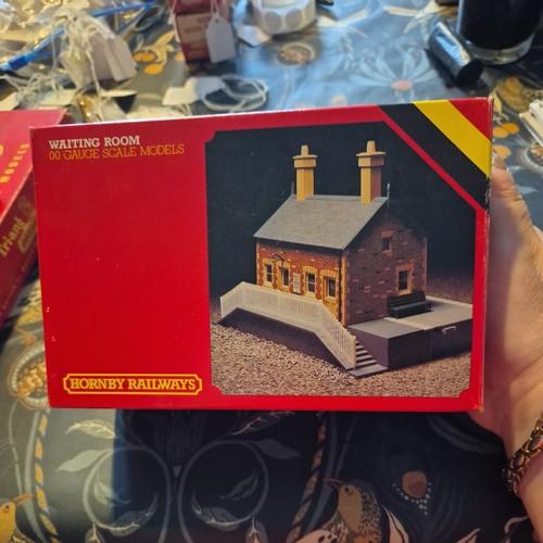 Hornby railways r511 station - hornby,