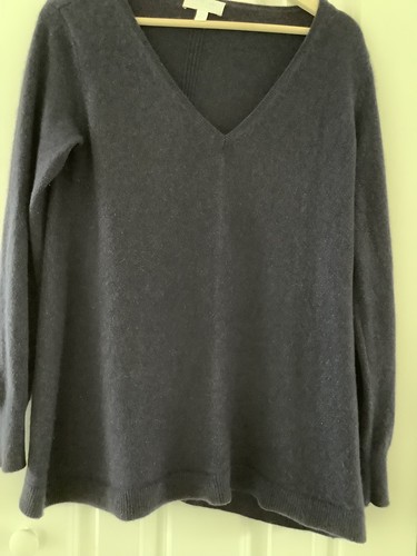 White company label dark - label,