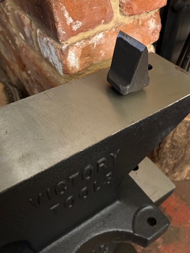 Blacksmith anvil cut off hardy - blacksmith,