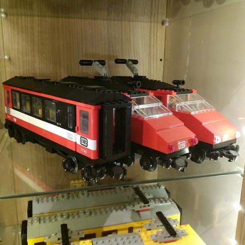 Lego train 7745 excellent - lego,