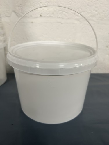 Litre plastic buckets - 2.5,