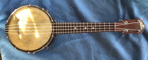 The gibson 1920 - 1920’s, ukulele